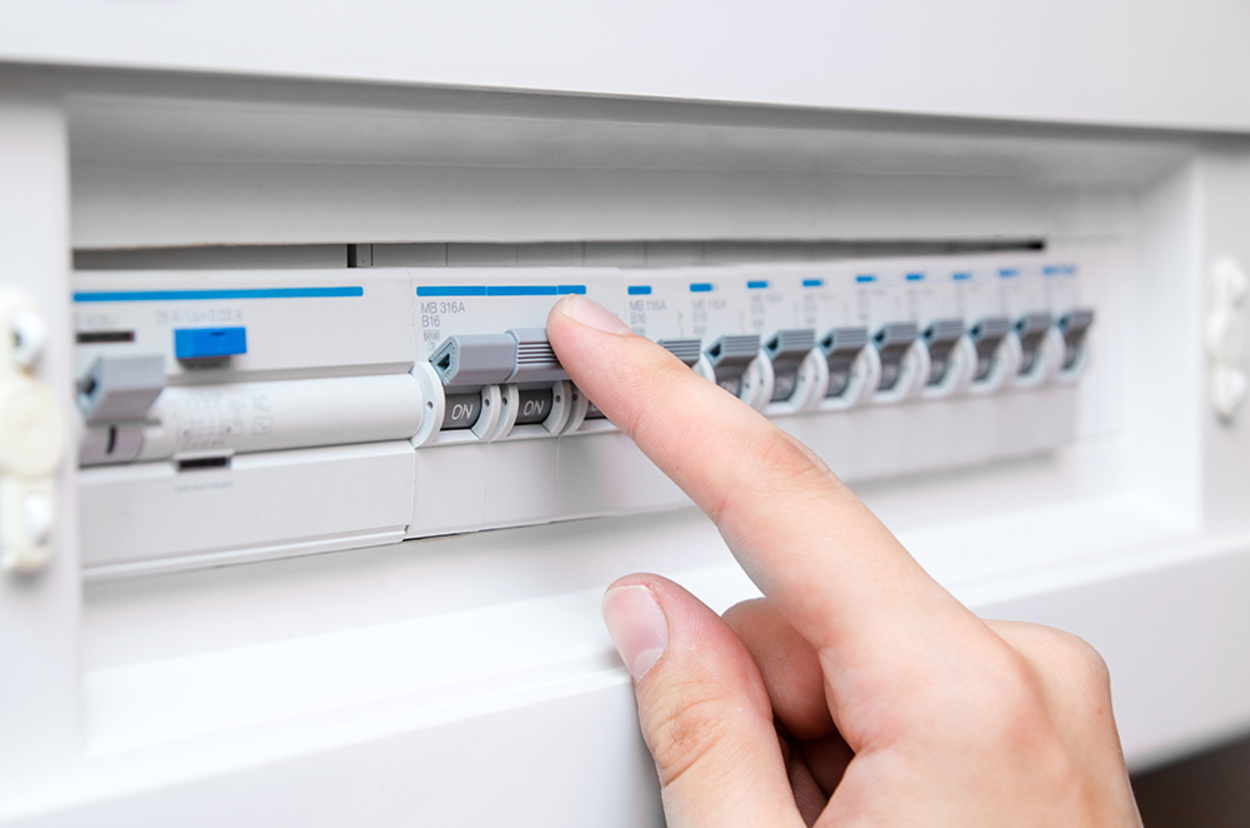 Schalt­schrank­bau bei P&H Elektrotechnik GmbH in Oberasbach